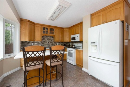 117 Goodwin Place, Fort Mcmurray, AB - Indoor Photo Showing Kitchen