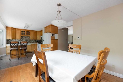 117 Goodwin Place, Fort Mcmurray, AB - Indoor Photo Showing Dining Room