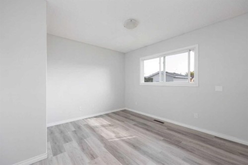 105 Hill Drive, Fort Mcmurray, AB - Indoor Photo Showing Other Room