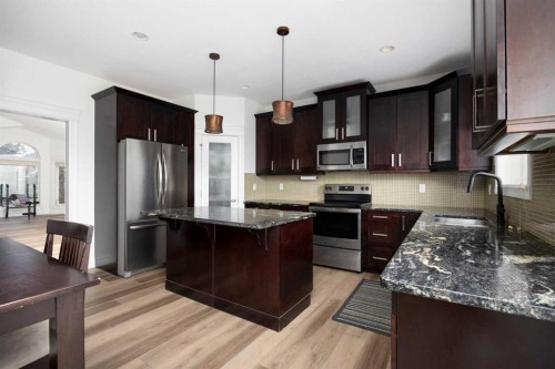 248 Hawthorn Way, Fort Mcmurray, AB - Indoor Photo Showing Kitchen With Stainless Steel Kitchen With Upgraded Kitchen