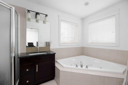 248 Hawthorn Way, Fort Mcmurray, AB - Indoor Photo Showing Bathroom
