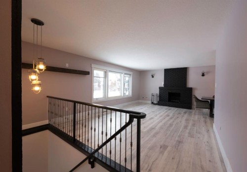 113 Dundas Road, Fort Mcmurray, AB - Indoor Photo Showing Other Room