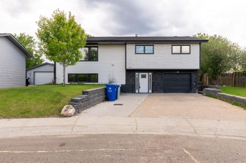 113 Dundas Road  Fort Mcmurray, AB T9K 1B8