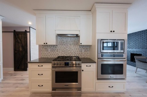 113 Dundas Road, Fort Mcmurray, AB - Indoor Photo Showing Kitchen