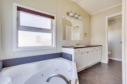 132 Gregoire Crescent, Fort Mcmurray, AB - Indoor Photo Showing Bathroom