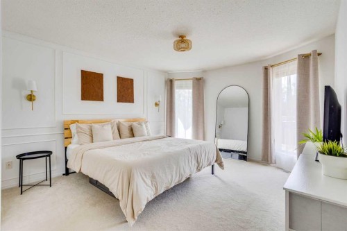 176 Burton Place, Fort Mcmurray, AB - Indoor Photo Showing Bedroom
