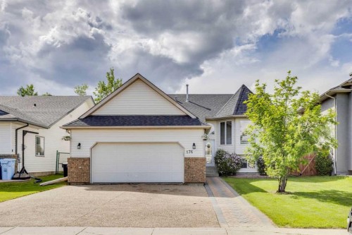 176 Burton Place, Fort Mcmurray, AB - Outdoor With Facade