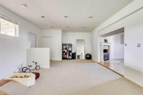 176 Burton Place, Fort Mcmurray, AB - Indoor Photo Showing Other Room