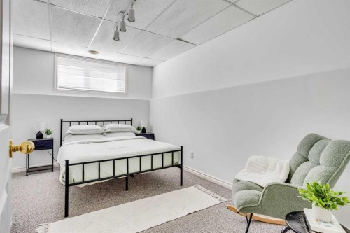 176 Burton Place, Fort Mcmurray, AB - Indoor Photo Showing Bedroom
