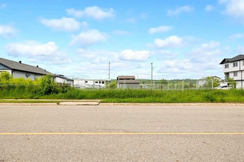 7204 Bulyea Avenue, Fort Mcmurray, AB 