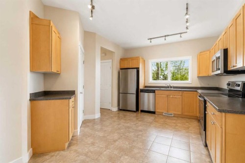 132 Crane Rise, Fort Mcmurray, AB - Indoor Photo Showing Kitchen