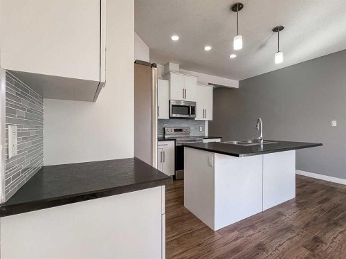 210 Athabasca Avenue, Fort Mcmurray, AB - Indoor Photo Showing Kitchen With Upgraded Kitchen