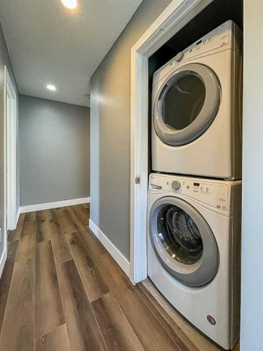 210 Athabasca Avenue, Fort Mcmurray, AB - Indoor Photo Showing Laundry Room