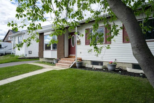 210 Leigh Crescent, Fort Mcmurray, AB 