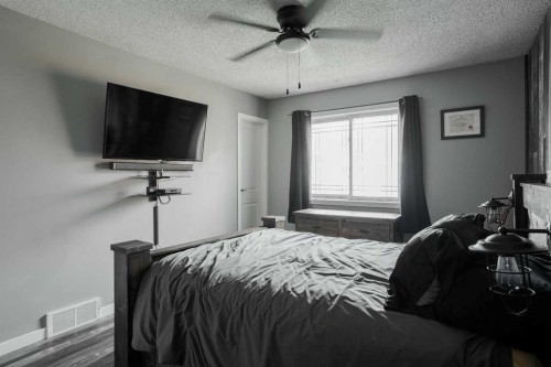 210 Leigh Crescent, Fort Mcmurray, AB 
