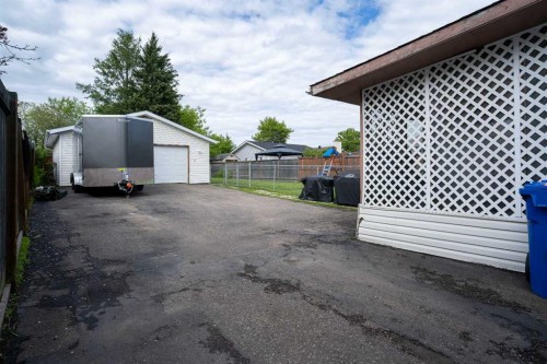 210 Leigh Crescent, Fort Mcmurray, AB 