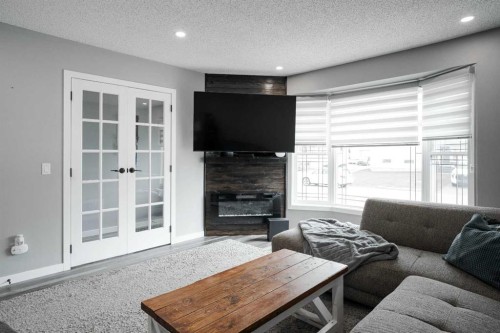 210 Leigh Crescent, Fort Mcmurray, AB 