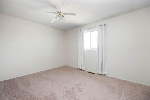 121 Erindale Road, Fort Mcmurray, AB - Indoor Photo Showing Other Room