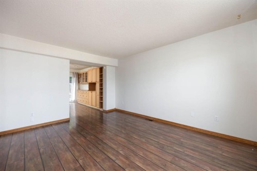 121 Erindale Road, Fort Mcmurray, AB - Indoor Photo Showing Other Room