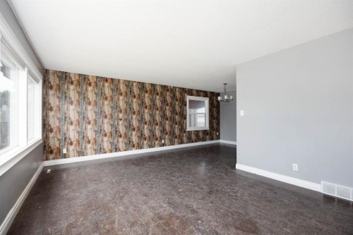 2 Moberly Crescent, Fort Mcmurray, AB 