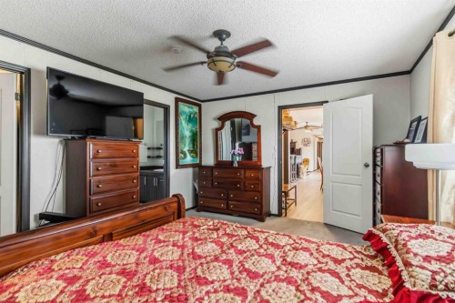 185 Grey Crescent, Fort Mcmurray, AB - Indoor Photo Showing Bedroom