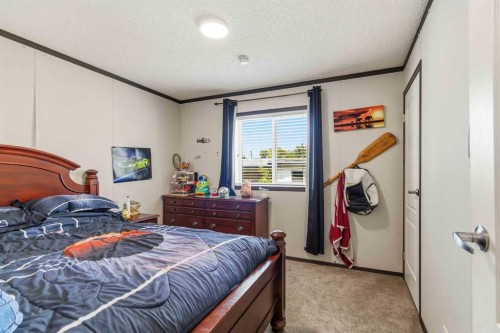 185 Grey Crescent, Fort Mcmurray, AB - Indoor Photo Showing Bedroom