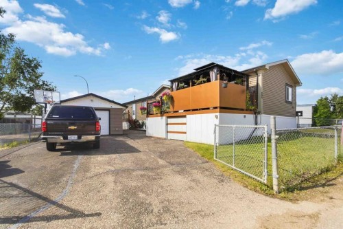 185 Grey Crescent, Fort Mcmurray, AB - Outdoor
