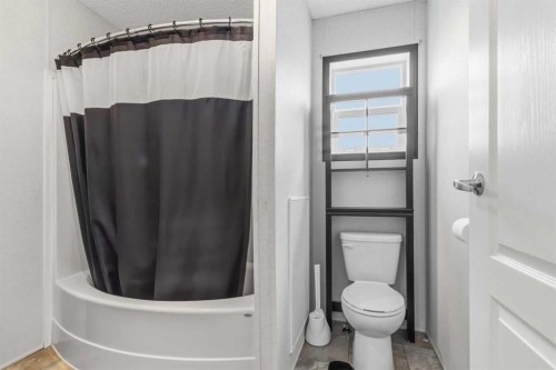 185 Grey Crescent, Fort Mcmurray, AB - Indoor Photo Showing Bathroom