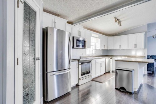 125 Balsam Way, Fort Mcmurray, AB - Indoor Photo Showing Kitchen With Stainless Steel Kitchen