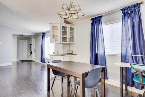 125 Balsam Way, Fort Mcmurray, AB - Indoor Photo Showing Dining Room
