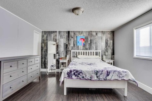 125 Balsam Way, Fort Mcmurray, AB - Indoor Photo Showing Bedroom