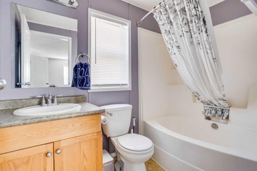 125 Balsam Way, Fort Mcmurray, AB - Indoor Photo Showing Bathroom