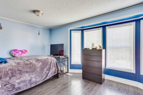 125 Balsam Way, Fort Mcmurray, AB - Indoor Photo Showing Bedroom