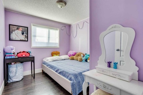 125 Balsam Way, Fort Mcmurray, AB - Indoor Photo Showing Bedroom