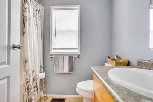 125 Balsam Way, Fort Mcmurray, AB - Indoor Photo Showing Bathroom