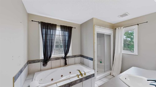 117 Barber Drive, Fort Mcmurray, AB - Indoor Photo Showing Bathroom