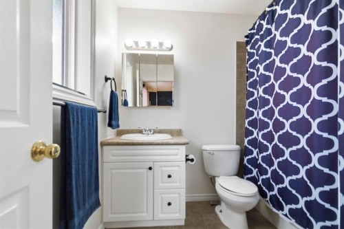 249 Fox Crescent, Fort Mcmurray, AB - Indoor Photo Showing Bathroom