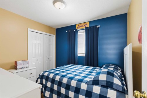249 Fox Crescent, Fort Mcmurray, AB - Indoor Photo Showing Bedroom