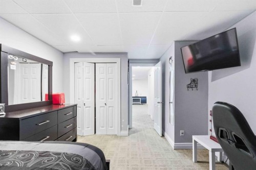 249 Fox Crescent, Fort Mcmurray, AB - Indoor Photo Showing Bedroom