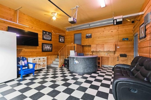 249 Fox Crescent, Fort Mcmurray, AB - Indoor Photo Showing Garage