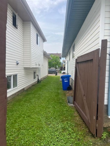 249 Fox Crescent, Fort Mcmurray, AB - Outdoor With Exterior