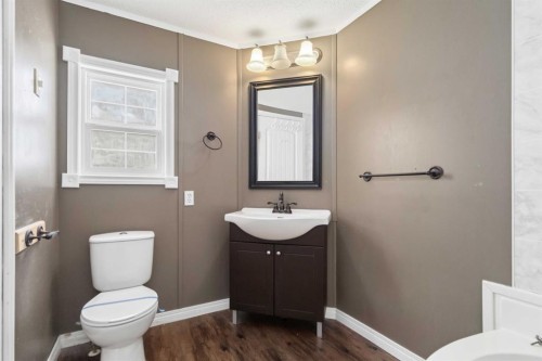 137 Cree Road, Fort Mcmurray, AB - Indoor Photo Showing Bathroom
