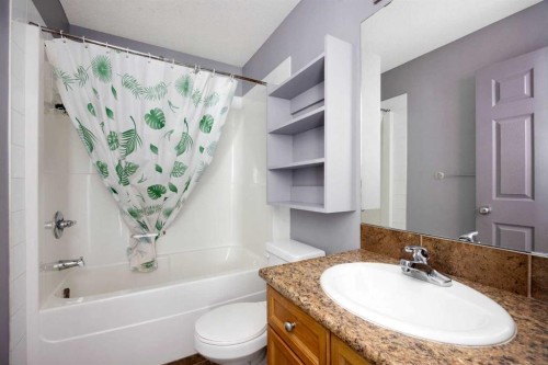 181 Grouse Way, Fort Mcmurray, AB - Indoor Photo Showing Bathroom