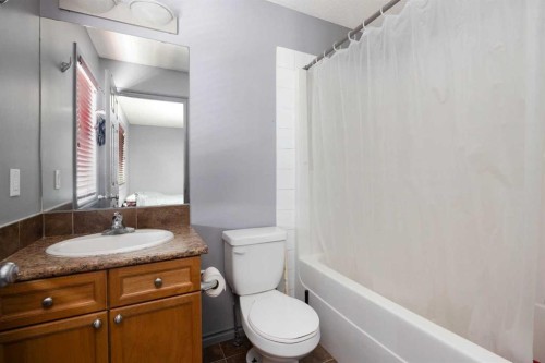 181 Grouse Way, Fort Mcmurray, AB - Indoor Photo Showing Bathroom