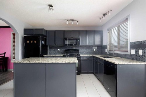 181 Grouse Way, Fort Mcmurray, AB - Indoor Photo Showing Kitchen