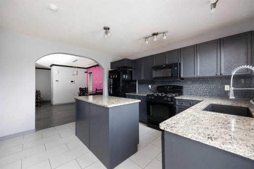 181 Grouse Way, Fort Mcmurray, AB - Indoor Photo Showing Kitchen