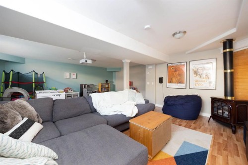 254 Wolverine Drive, Fort Mcmurray, AB - Indoor Photo Showing Living Room