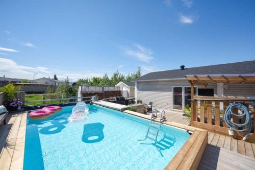 240 Grandview Crescent  Fort Mcmurray, AB T9H 4X8