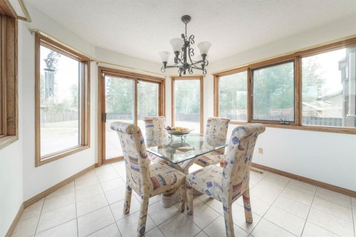 118 Dickins Close, Fort Mcmurray, AB - Indoor Photo Showing Dining Room