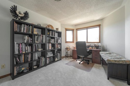 118 Dickins Close, Fort Mcmurray, AB - Indoor Photo Showing Office